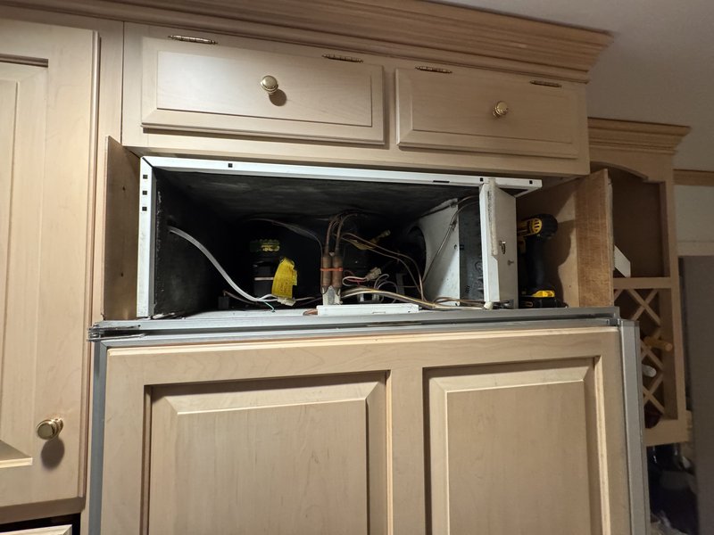 Sub-Zero compressor compartment service
